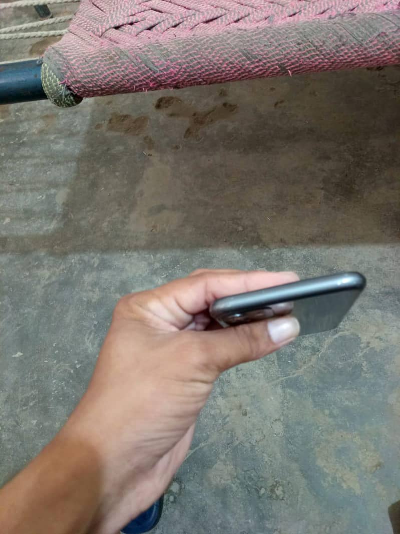 Apple iPhone 11 2