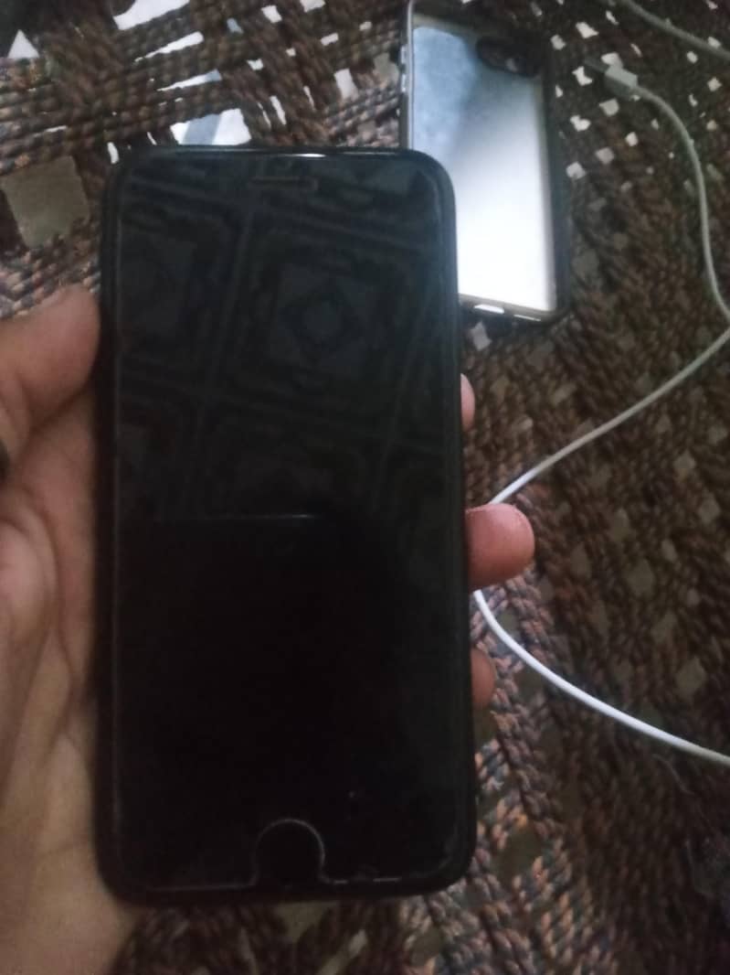 Apple iPhone 7 1