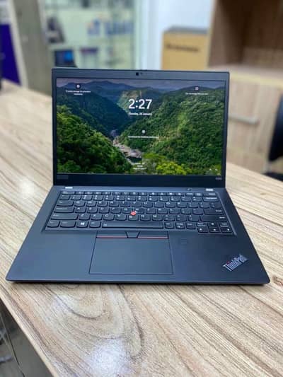 Lenovo Thinkpad x390 . Core i5 8th Generation laptop .