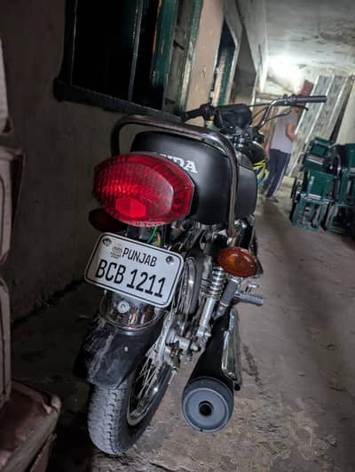 25/26 honda 125 total original condition  All documents  biometric