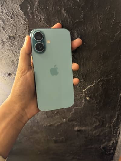 Apple iPhone 16