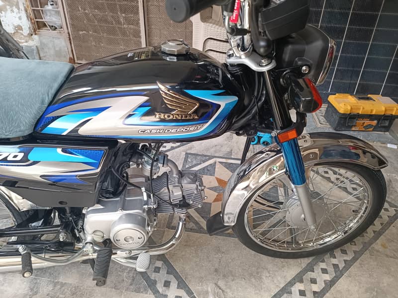 Honda CD70 4