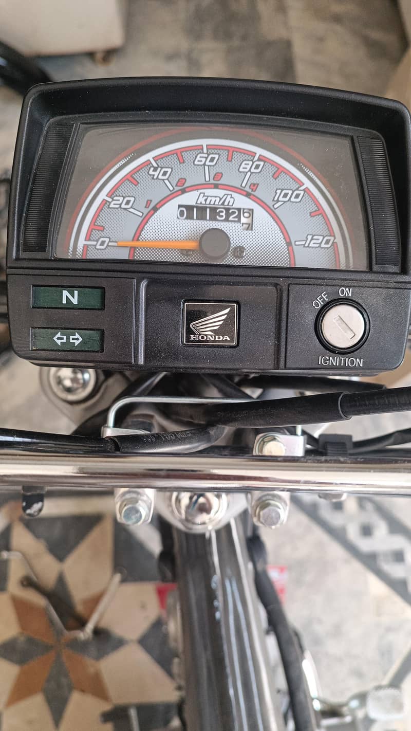 Honda CD70 8