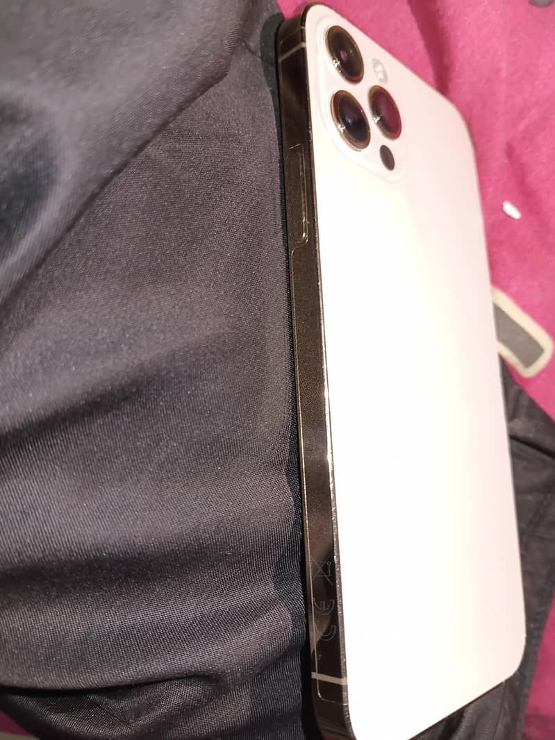 Apple iPhone 12 Pro 3