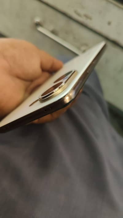 Vivo V60