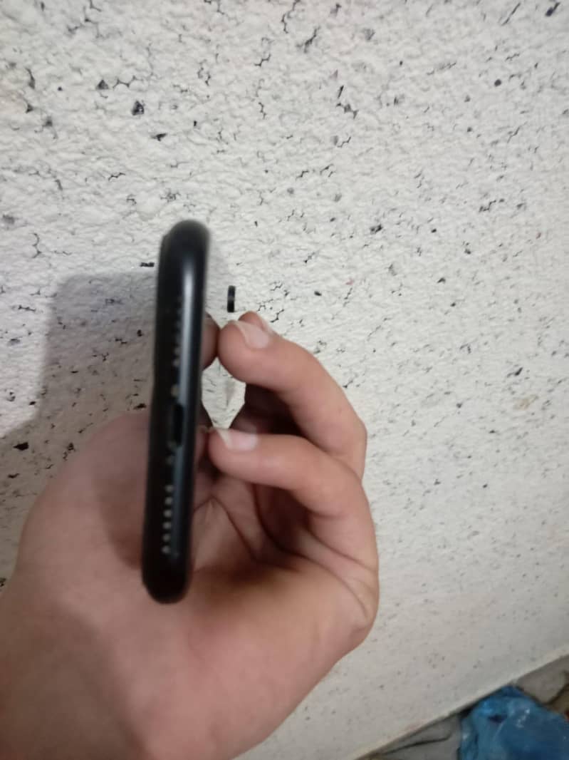 Apple iPhone XR 1