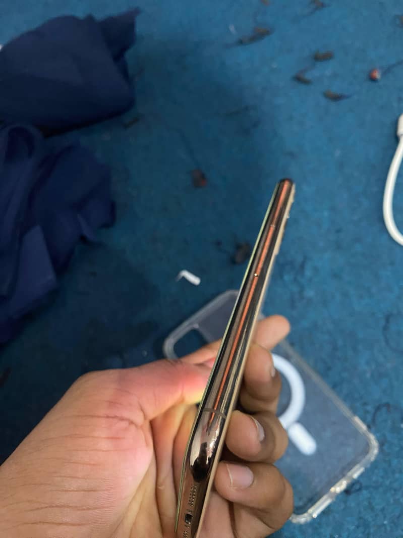 Apple iPhone 11 Pro Max 3