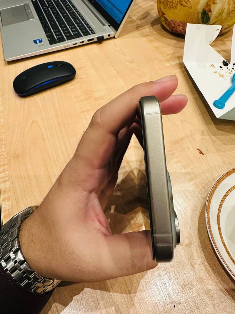 Apple iPhone 15 Pro Max 2