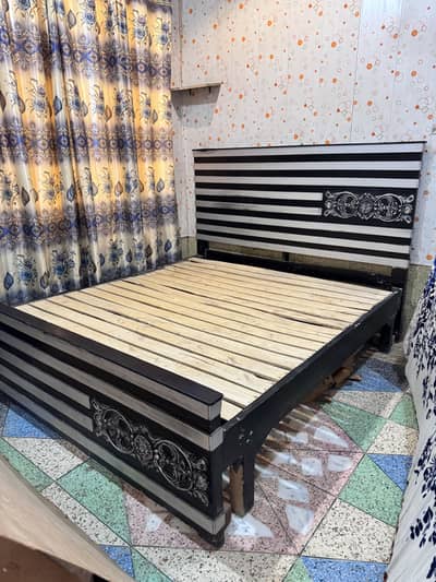 Good quality black bed