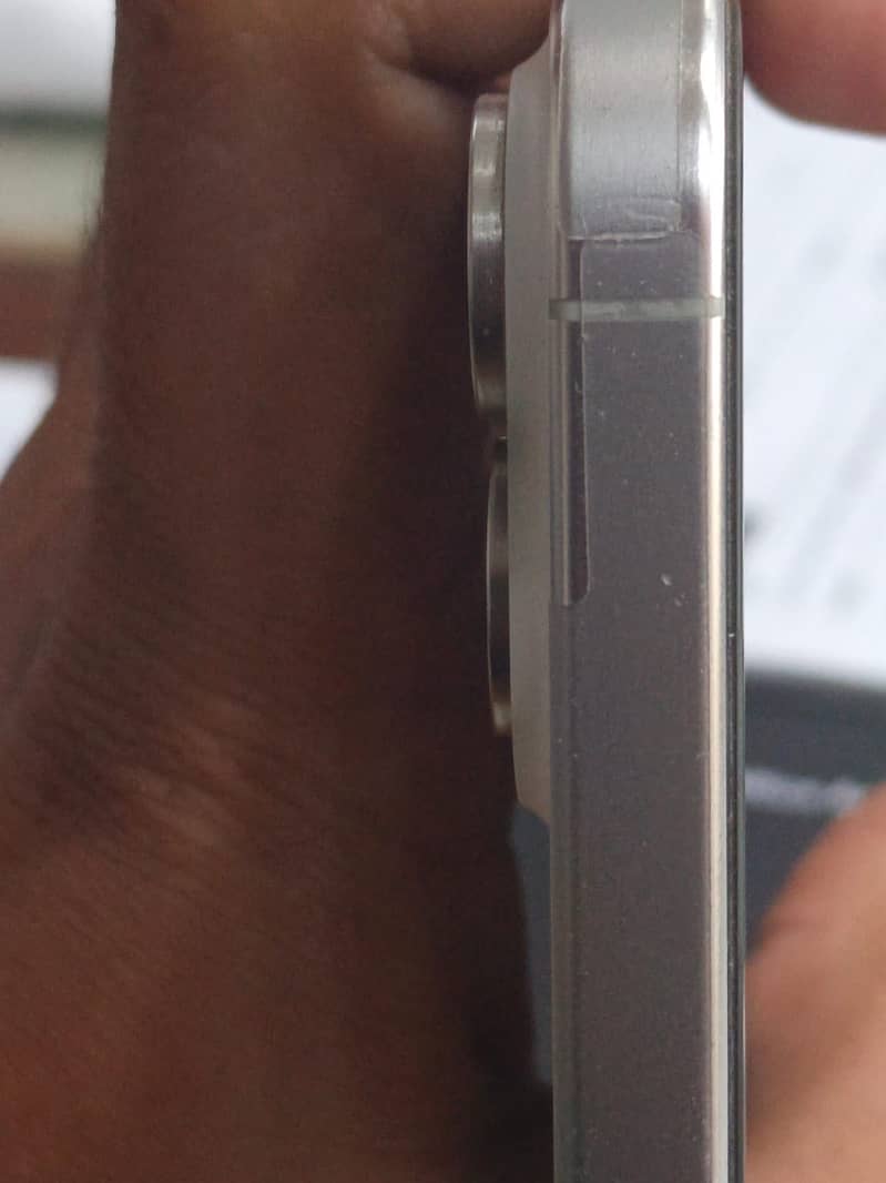Apple iPhone 15 Pro Max 6