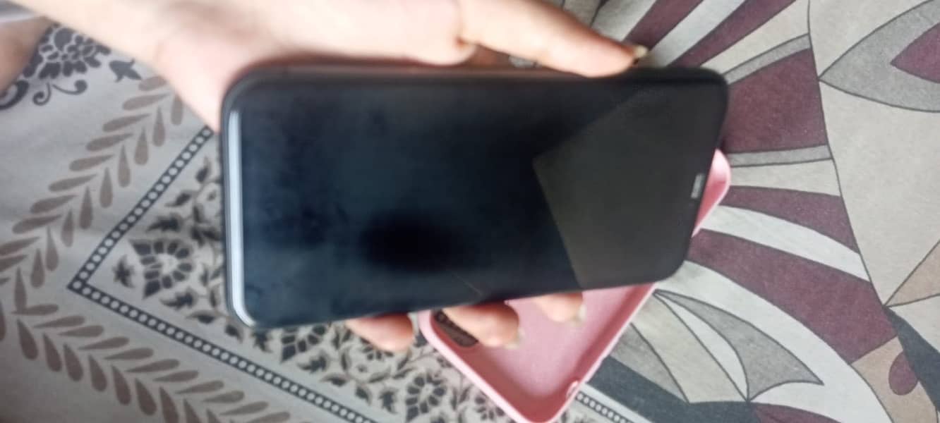 Apple iPhone 11 3