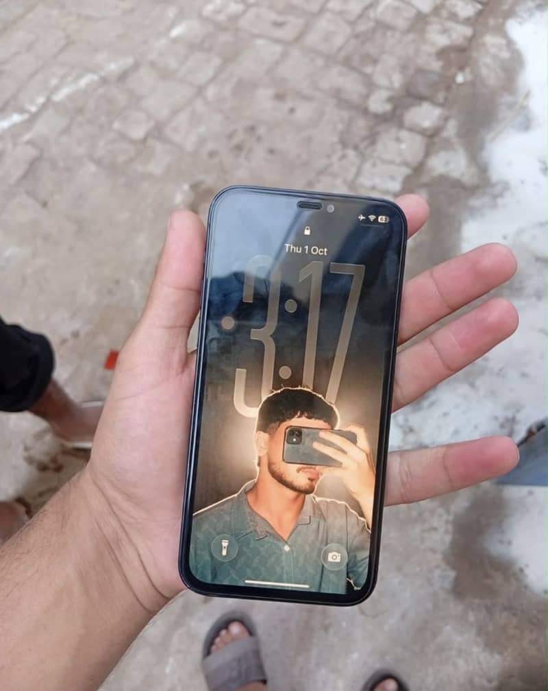 Apple iPhone 12 3