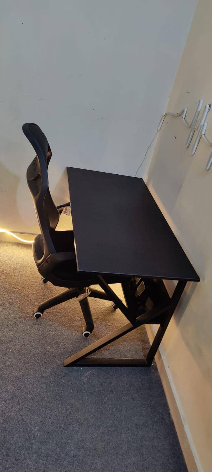 COMPUTER TABLE CHAIR 1