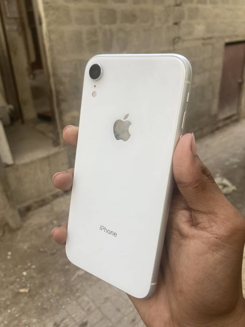 Apple iPhone XR 0