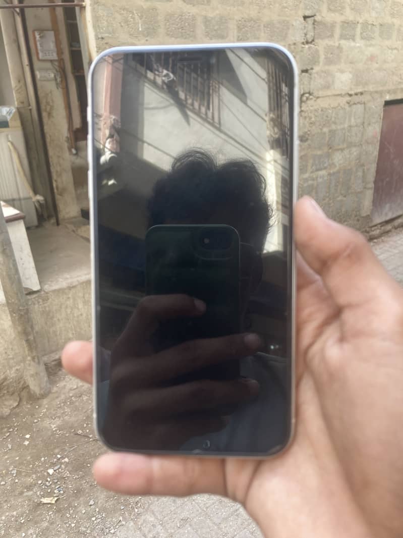 Apple iPhone XR 1