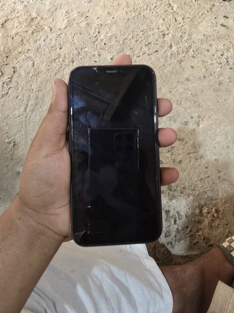 Apple iPhone 11 3