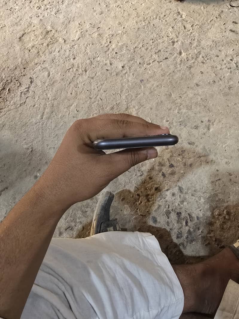 Apple iPhone 11 5