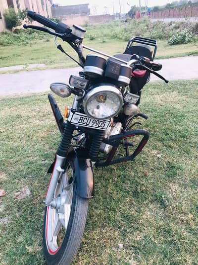 Suzuki GS 150 2022