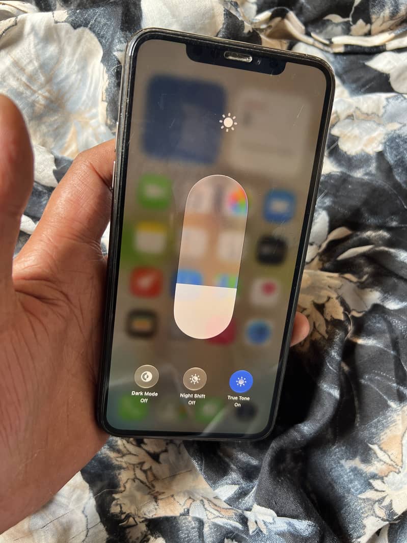 Apple iPhone 11 Pro Max 2