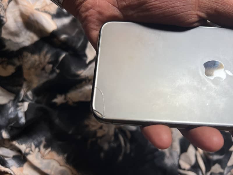 Apple iPhone 11 Pro Max 10