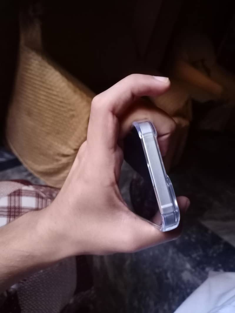 Apple iPhone 14 5
