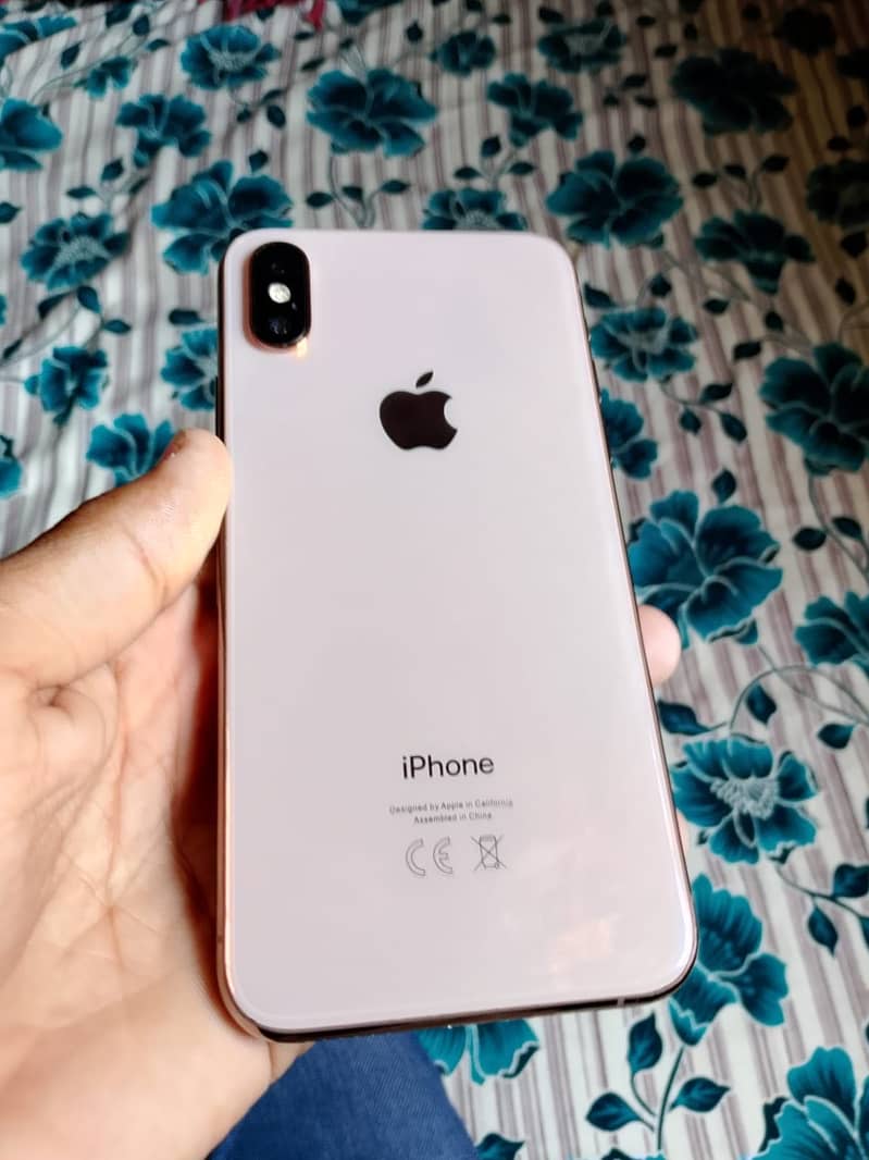 Apple iPhone XS 4
