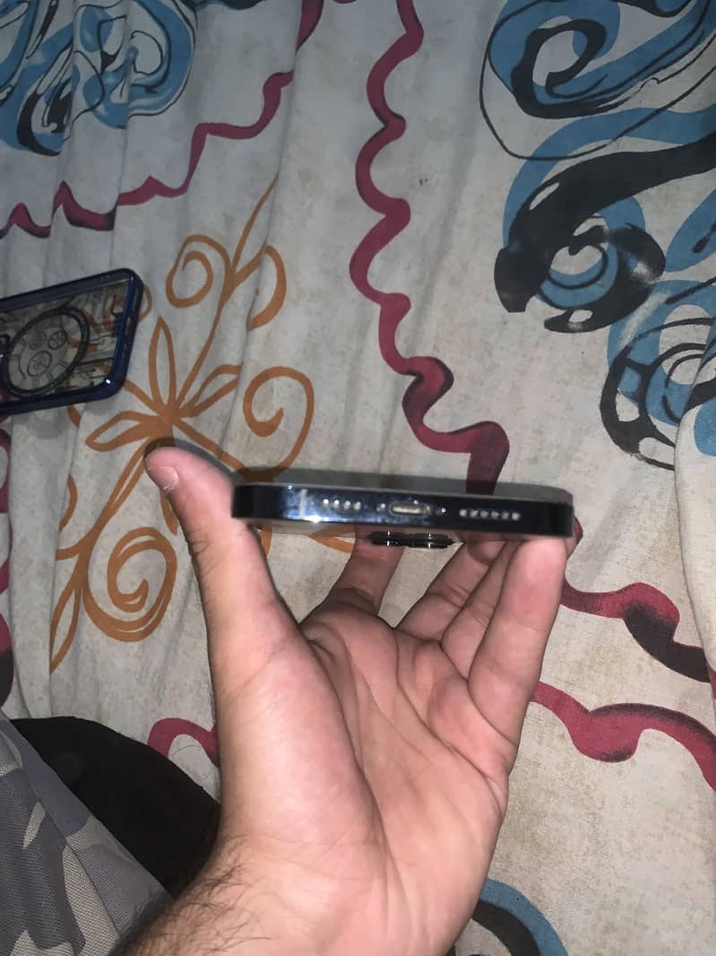 Apple iPhone 12 Pro Max 1