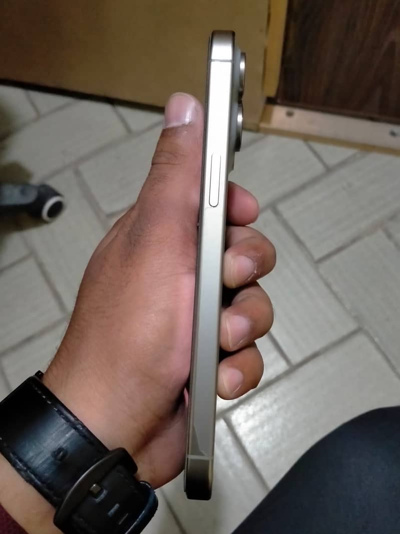 Apple iPhone 15 Pro Max 1