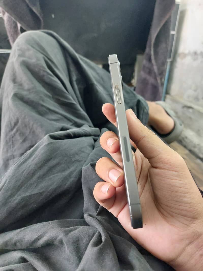 Apple iPhone 12 pro 2