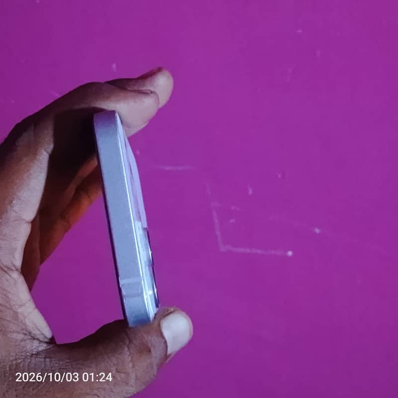 Apple iPhone 14 4