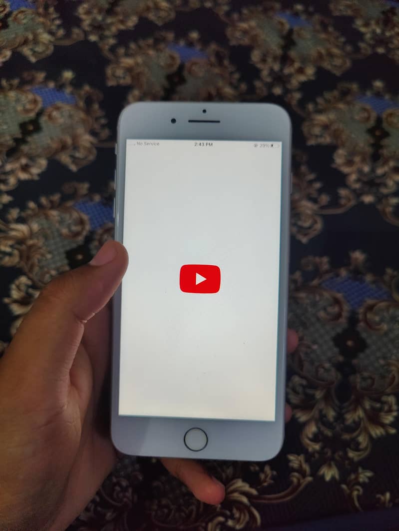 Apple iPhone 8 Plus 1