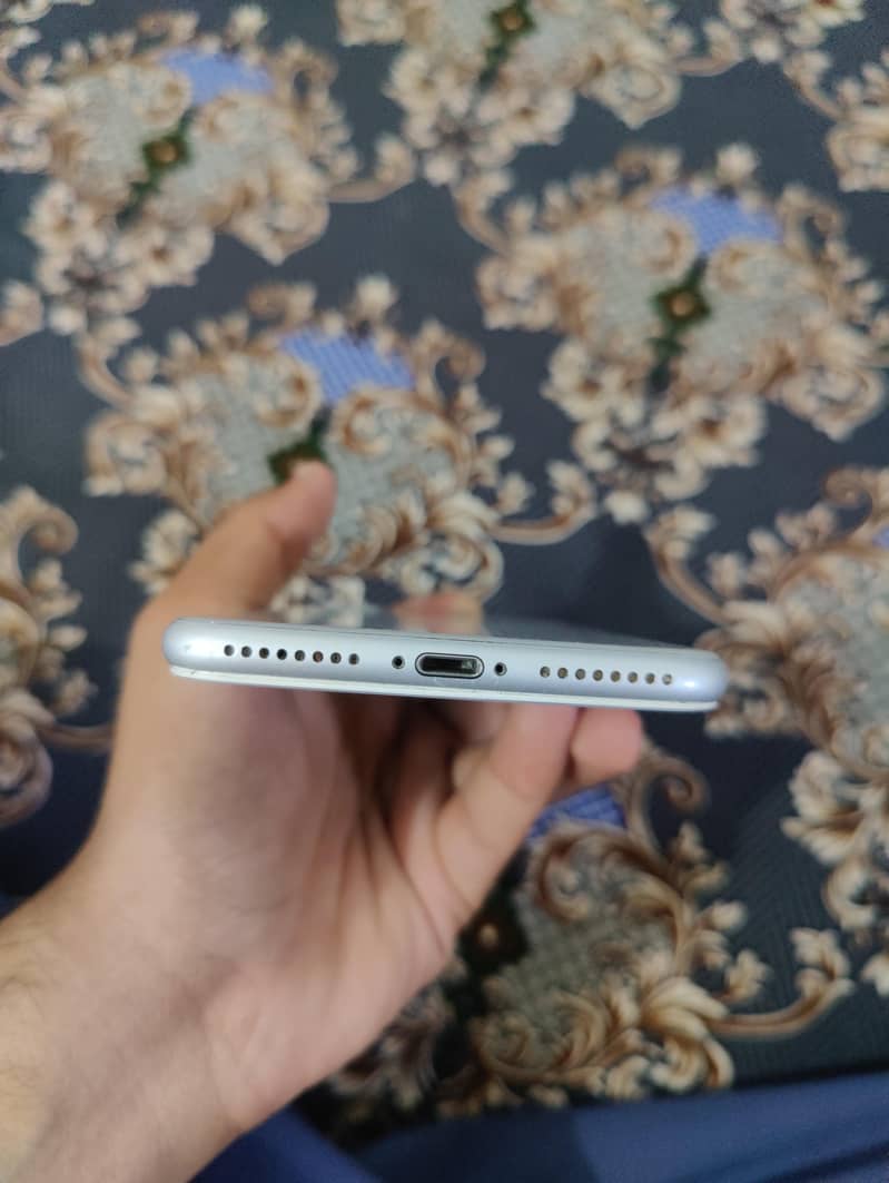 Apple iPhone 8 Plus 2