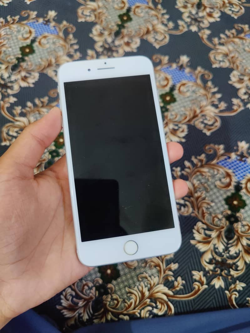 Apple iPhone 8 Plus 5