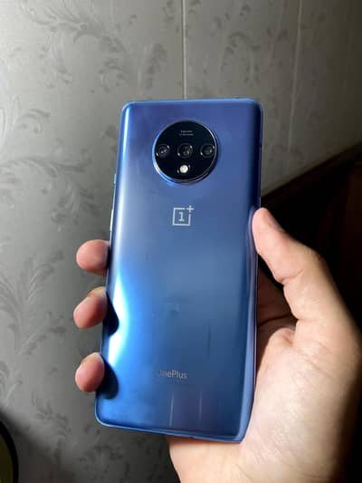 One Plus 7T, Waterpack 9/10 No open no repair. . 9.5/10