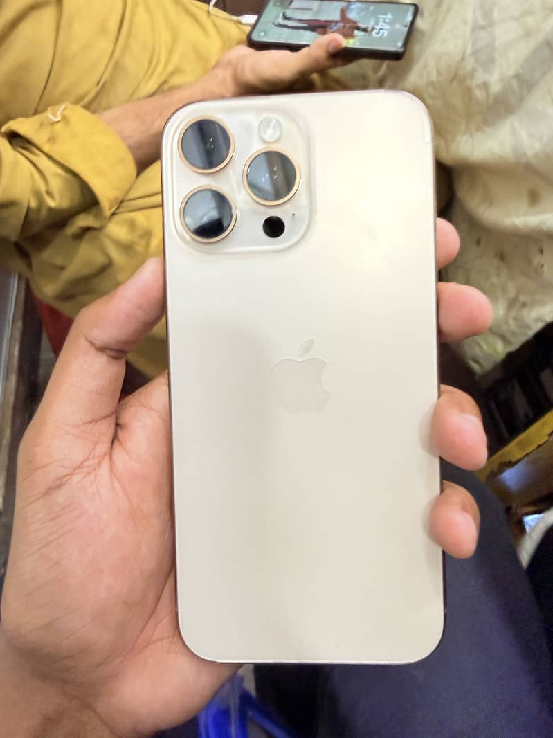 Apple iPhone 16 Pro Max 0