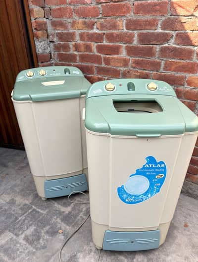 Washing machine or dryer