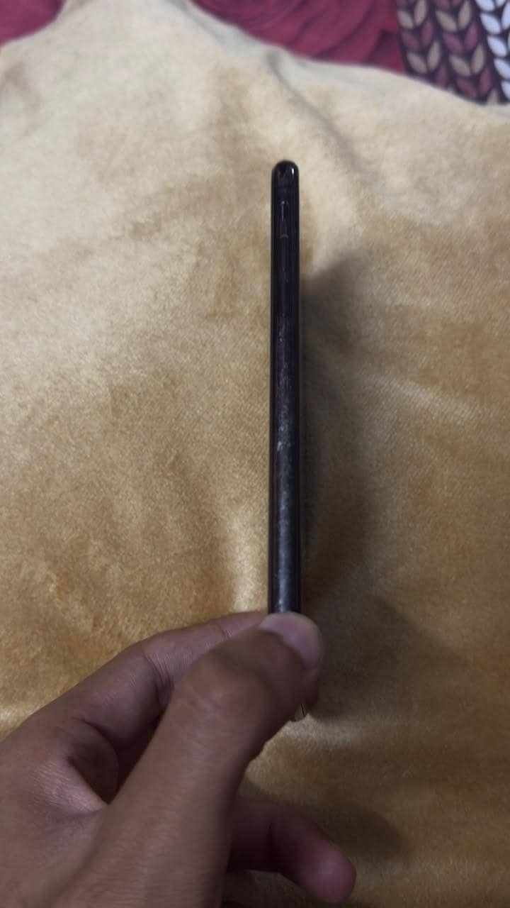 Apple iPhone X 4