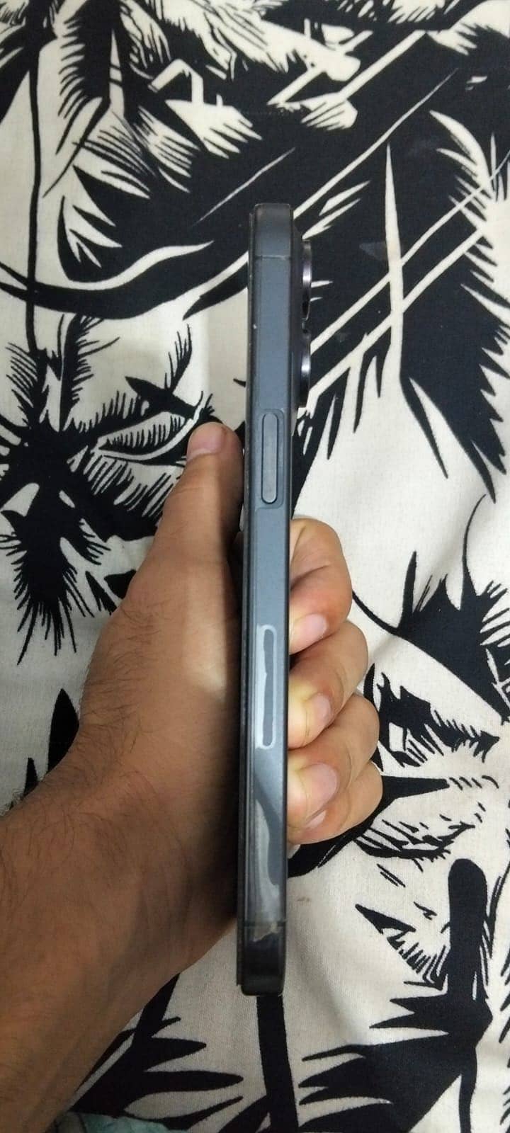 Apple iPhone 15 Pro Max 1