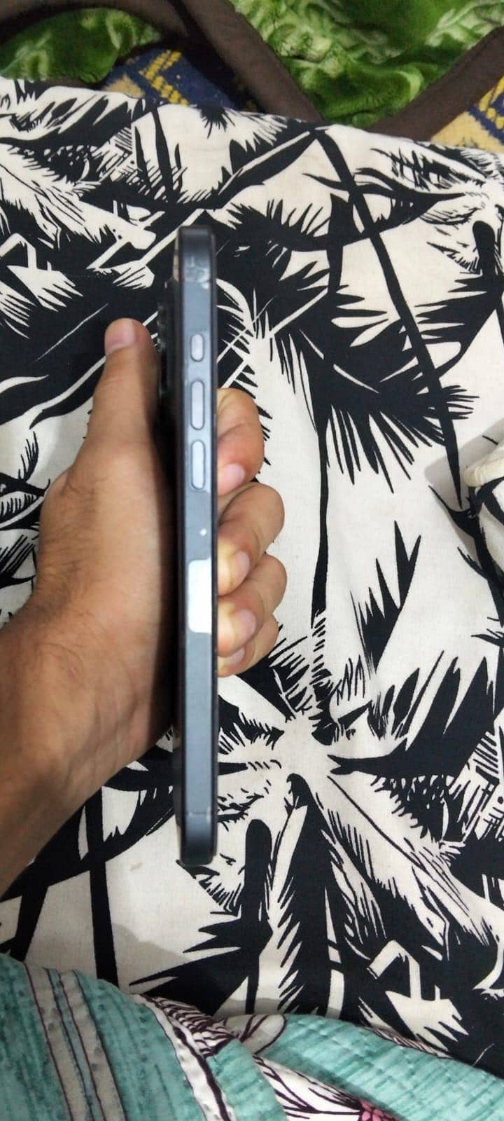 Apple iPhone 15 Pro Max 2