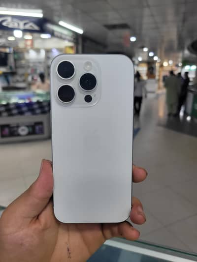 i phone 16 pro