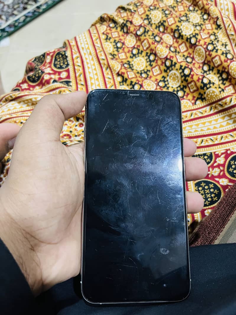 Apple iPhone 11 Pro Max 7