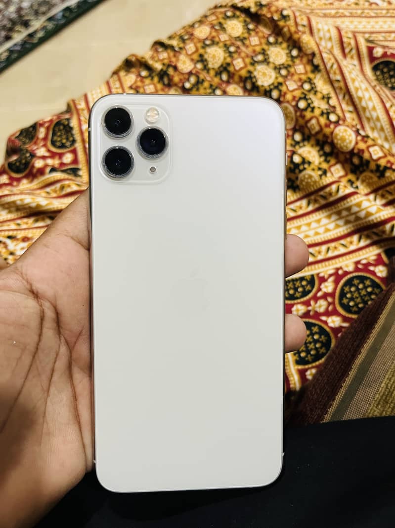 Apple iPhone 11 Pro Max 10