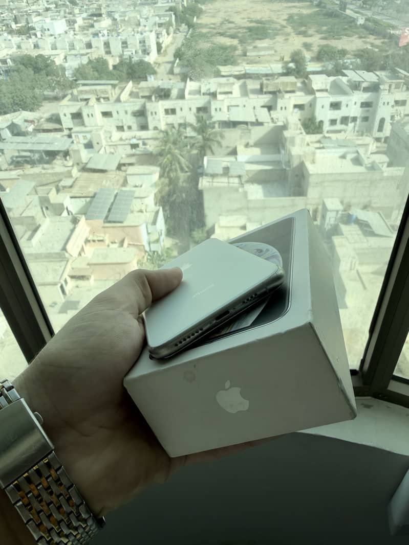Apple iPhone XS Max 1