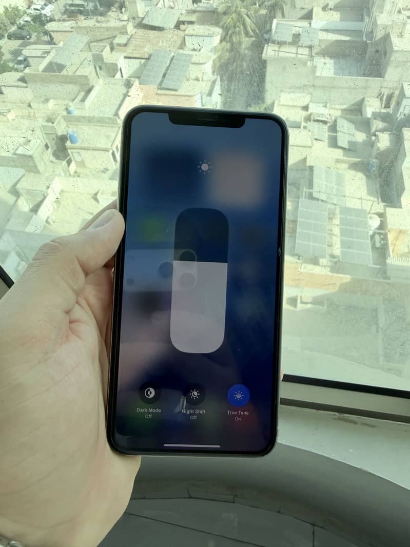 Apple iPhone XS Max 3