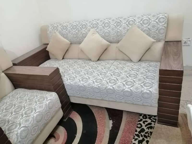 5 Seater Sofa set condition 10/10 1
