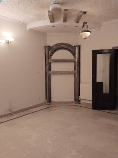 E11 1kanal full open basement 3bed available