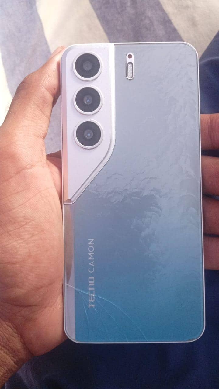 Tecno CAMON 40 Pro 5G 1