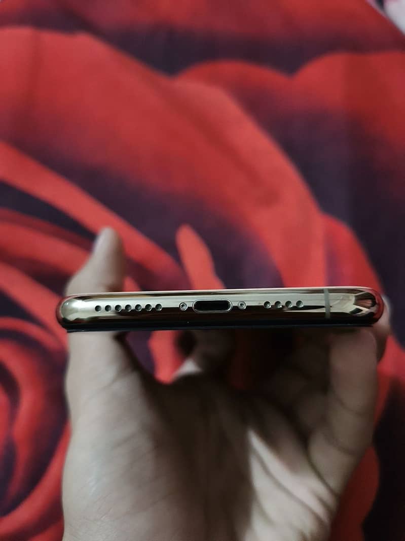Apple iPhone 11 Pro Max 6