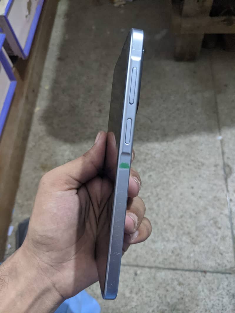 Samsung A17 8