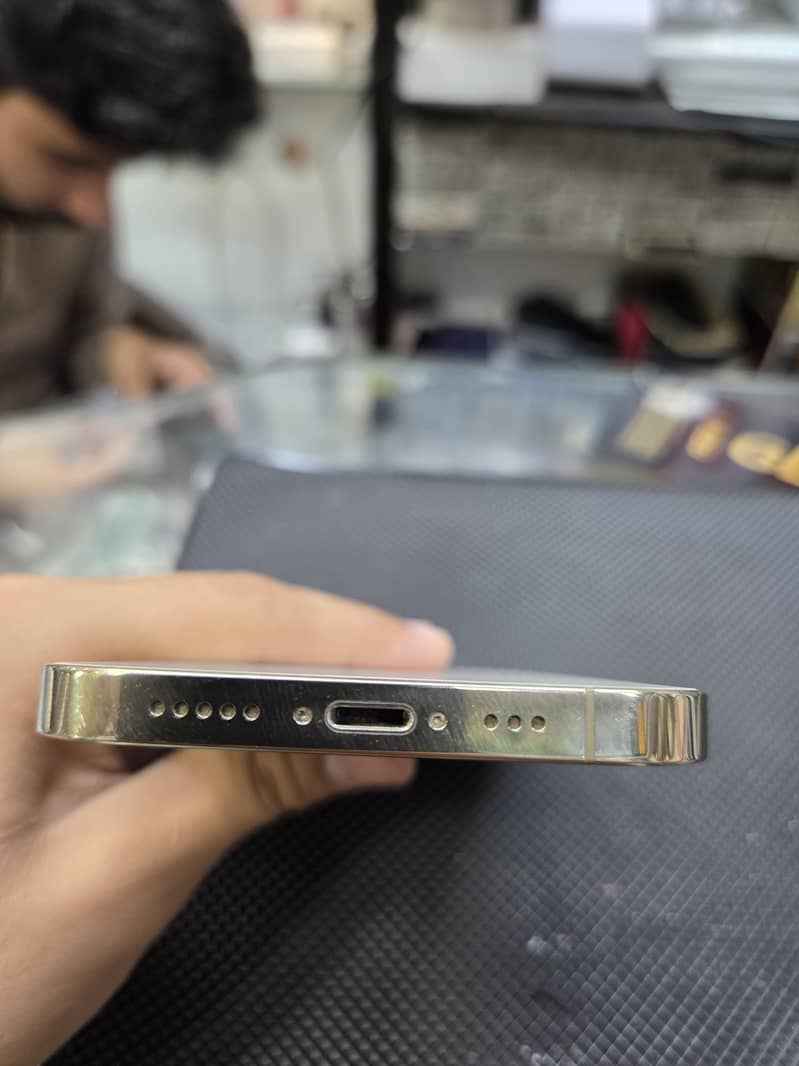 Apple iPhone 12 Pro 3